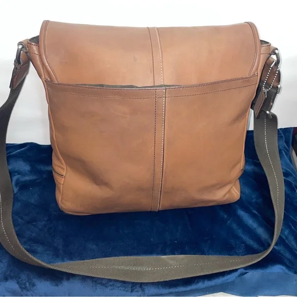 Coach ‘Lexington’ Leather Map Bag - Picture 3 of 15